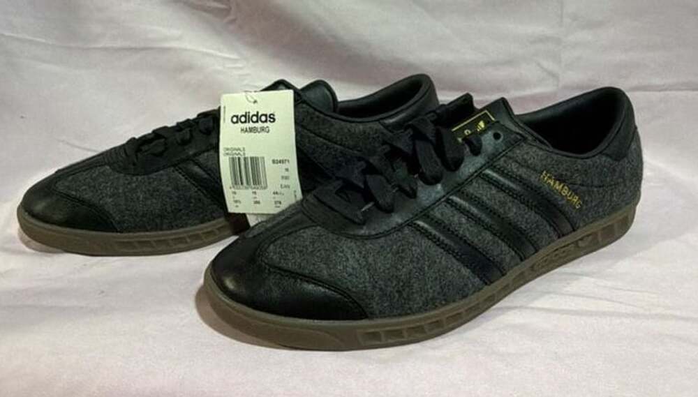 Adidas Hamburg B24971 Wool Black Grey Sneakers
Size 10.5